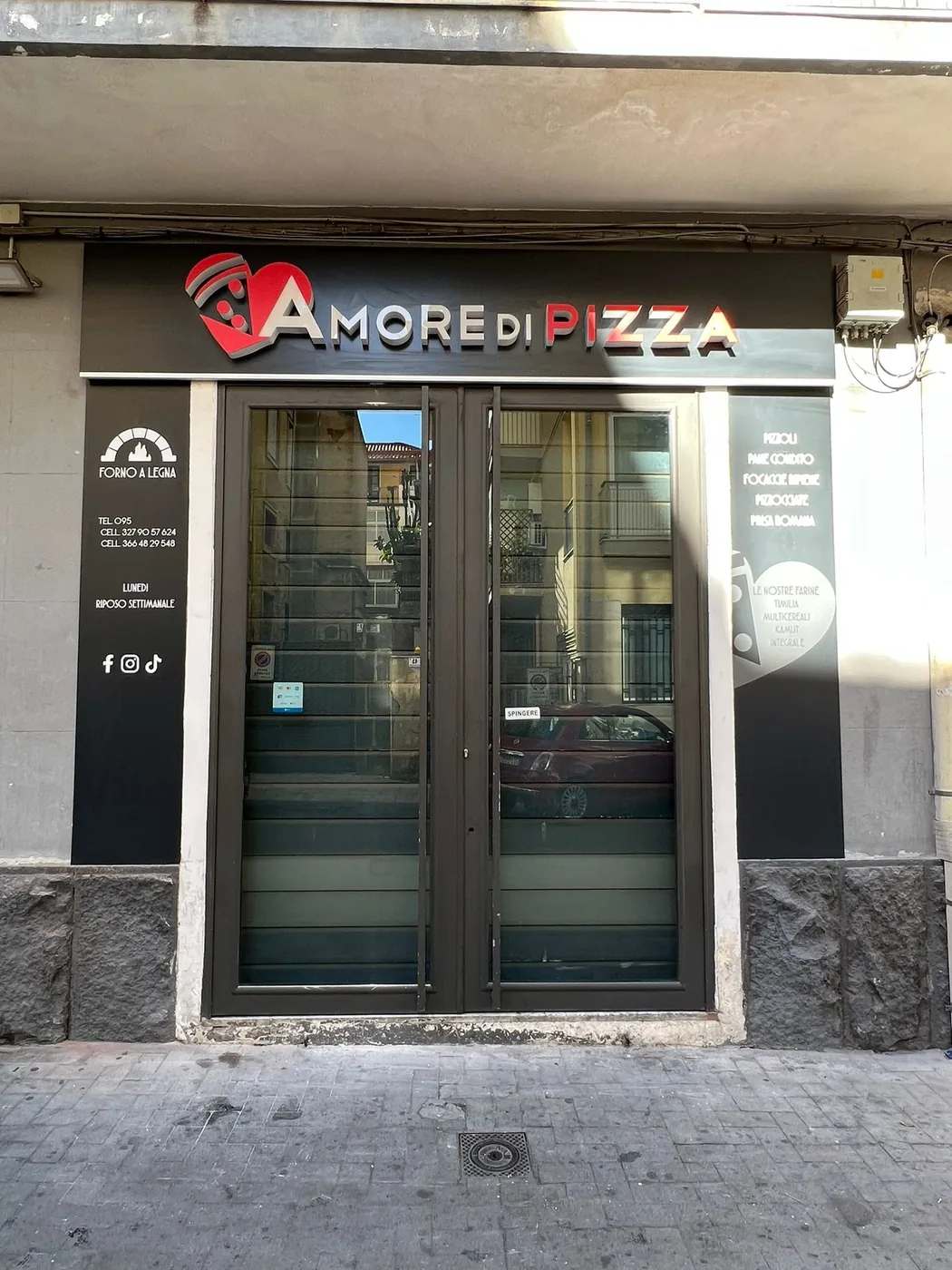 Insegna Ristorante & Bar realizzata da Publimedia One