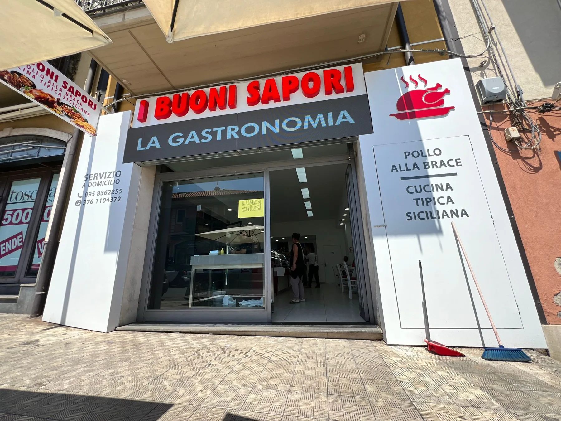 Insegna Ristorante & Bar realizzata da Publimedia One