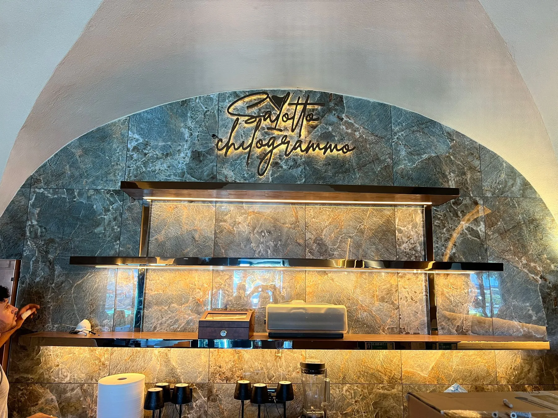 Insegna Ristorante & Bar realizzata da Publimedia One