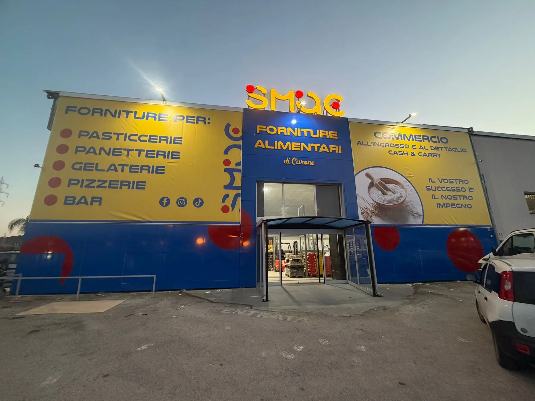 Insegna Shopping & Servizi realizzata da Publimedia One