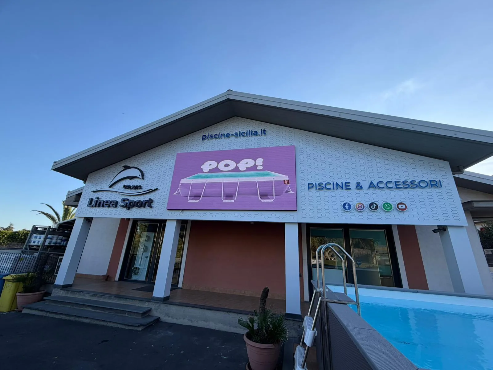 Insegna Shopping & Servizi realizzata da Publimedia One